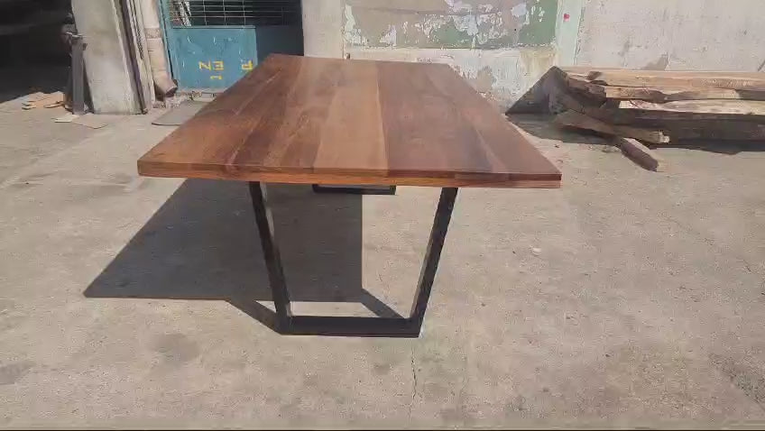 Moza Walnut Table