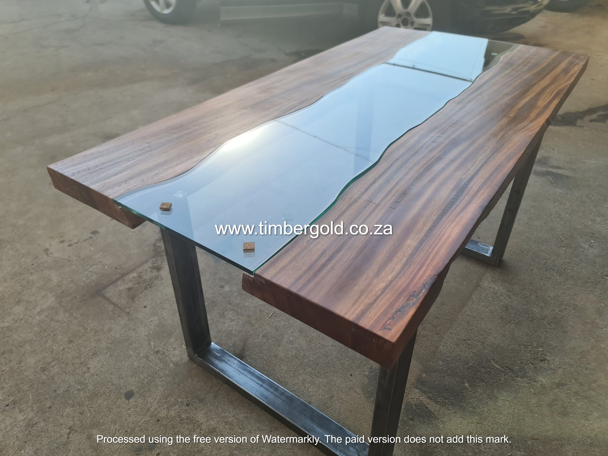 Glass insert table (Golden Walnut)