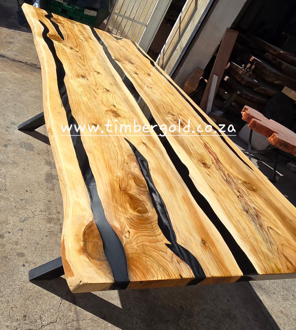Epoxy resin table