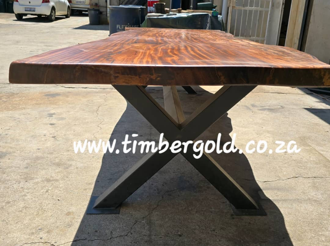 Live edge Table.
African Claro Walnut