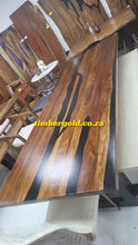 Load image into Gallery viewer, Moza Walnut with black epoxy resin
