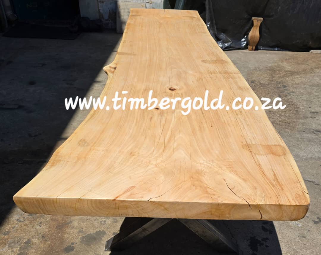Live edge African
Sugar Maple.