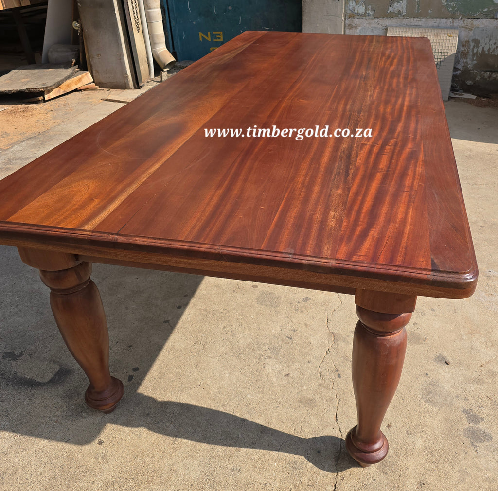 VICTORIAN MAHOGANY TABLE