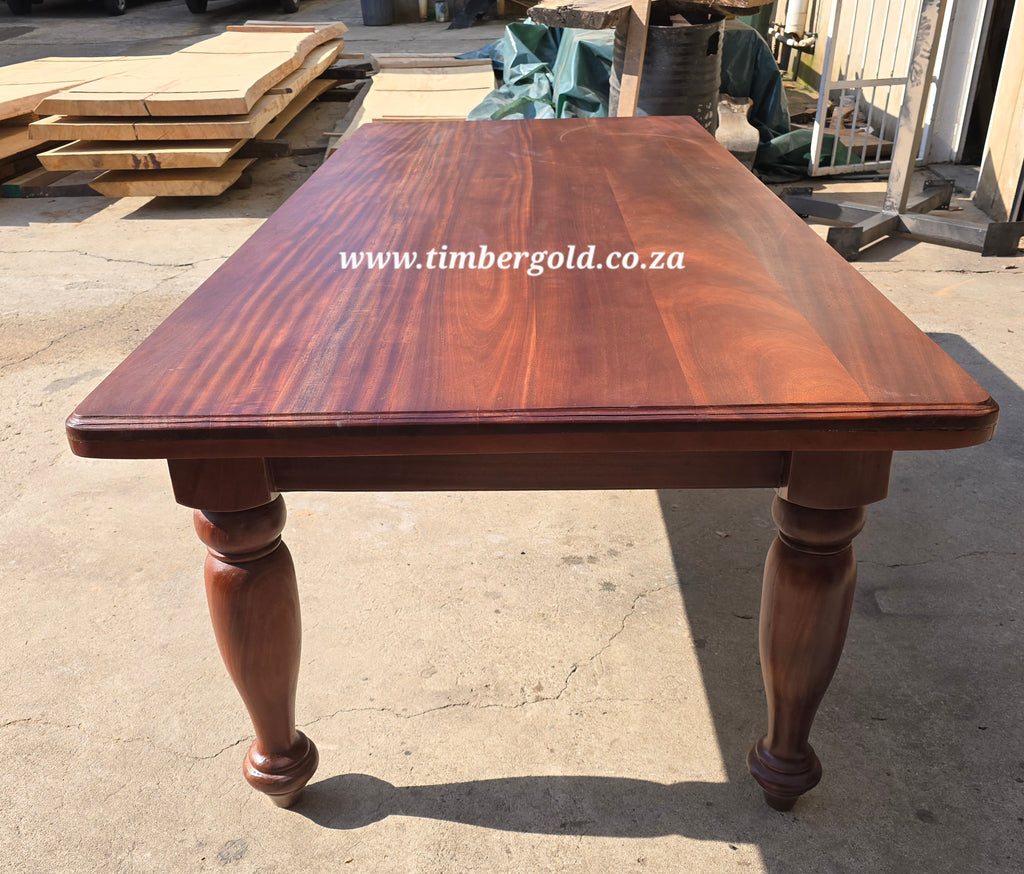 VICTORIAN MAHOGANY TABLE