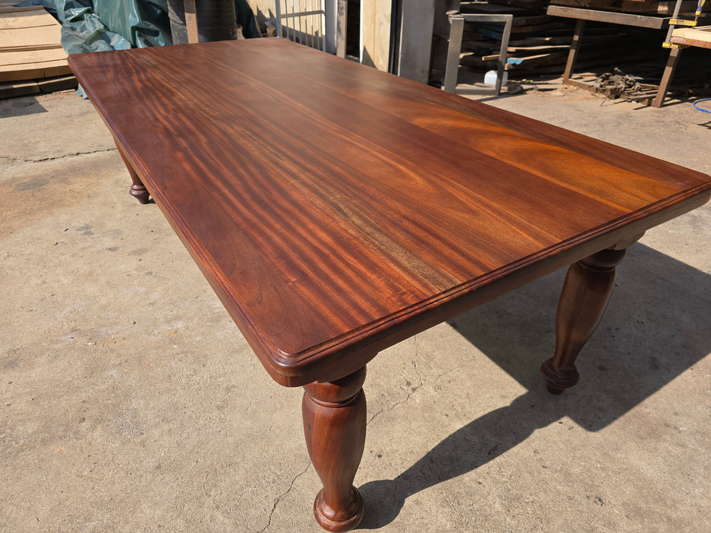 VICTORIAN MAHOGANY TABLE