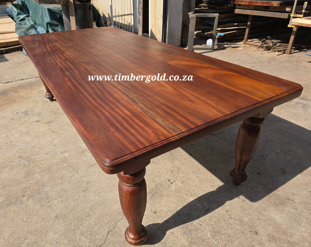 VICTORIAN MAHOGANY TABLE