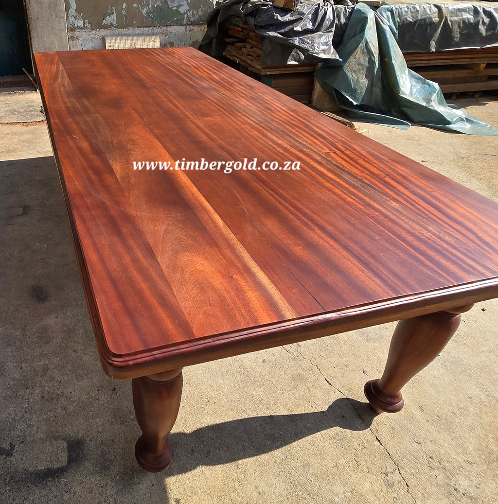 VICTORIAN MAHOGANY TABLE