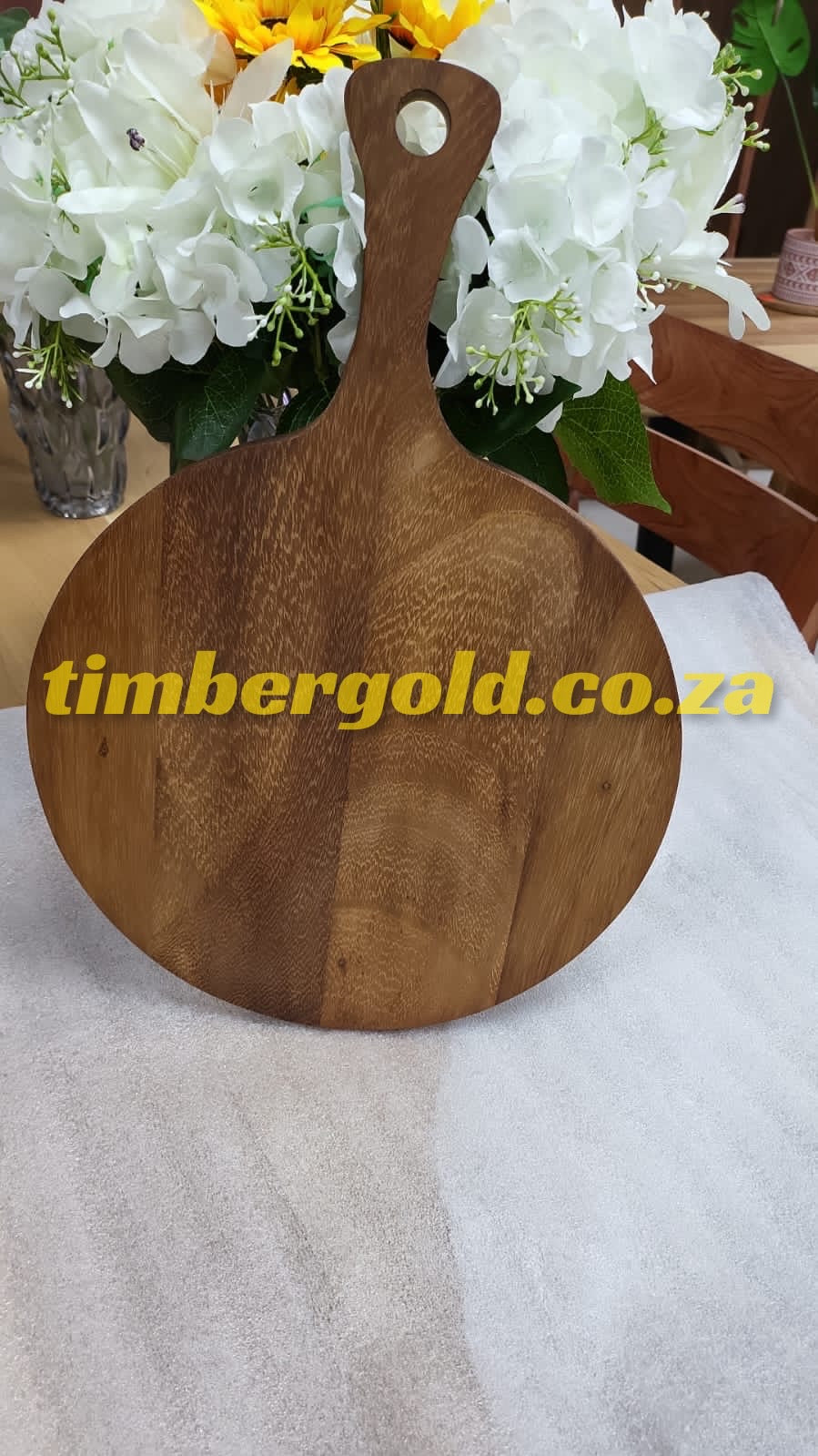Iroko pizza board